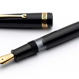 Momento Magico Pistone Glossy black 14kt solid gold nib